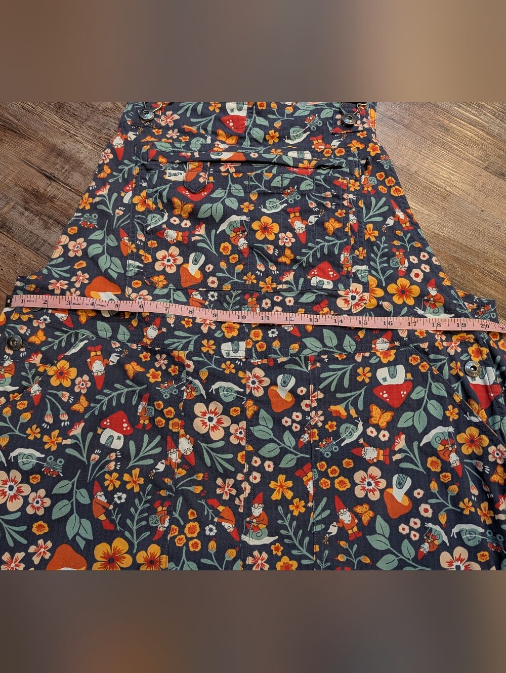 Duluth Heirloom Gardening Short Overalls Knome Mushroom Floral Snail Sz XL - Picture 13 of 16